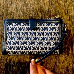 Michael kors navy monogram wallet wristlet